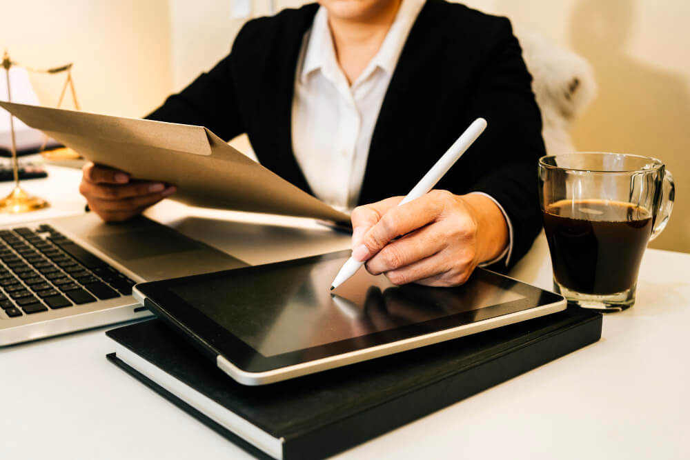 Qué son y en qué se diferencia la traducción jurada y la traducción jurídica